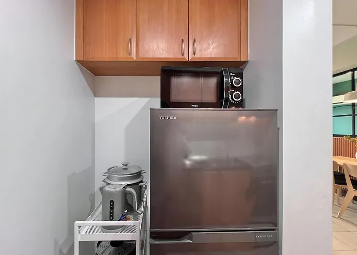 Apartment Spacious 1br With 300mbps Internet Near High Street Bgc *