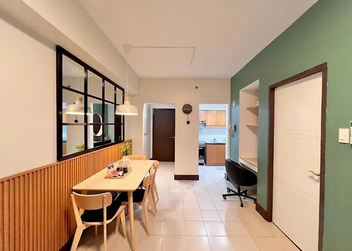 Spacious 1br With 300mbps Internet Near High Street Bgc Apartment