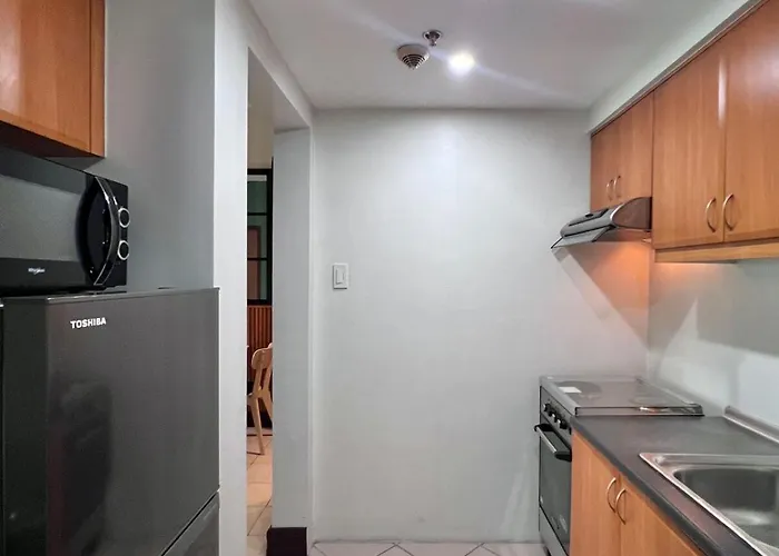 Spacious 1br With 300mbps Internet Near High Street Bgc