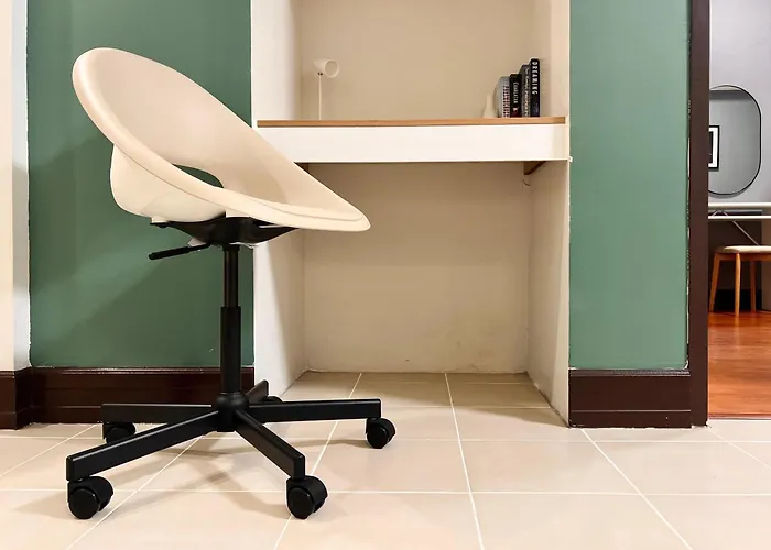 Spacious 1br With 300mbps Internet Near High Street Bgc Apartment