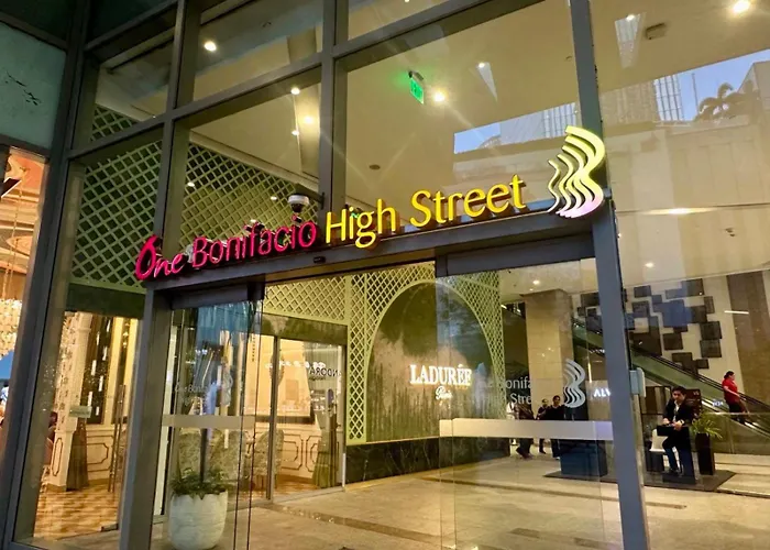 Spacious 1br With 300mbps Internet Near High Street Bgc Apartment Manila